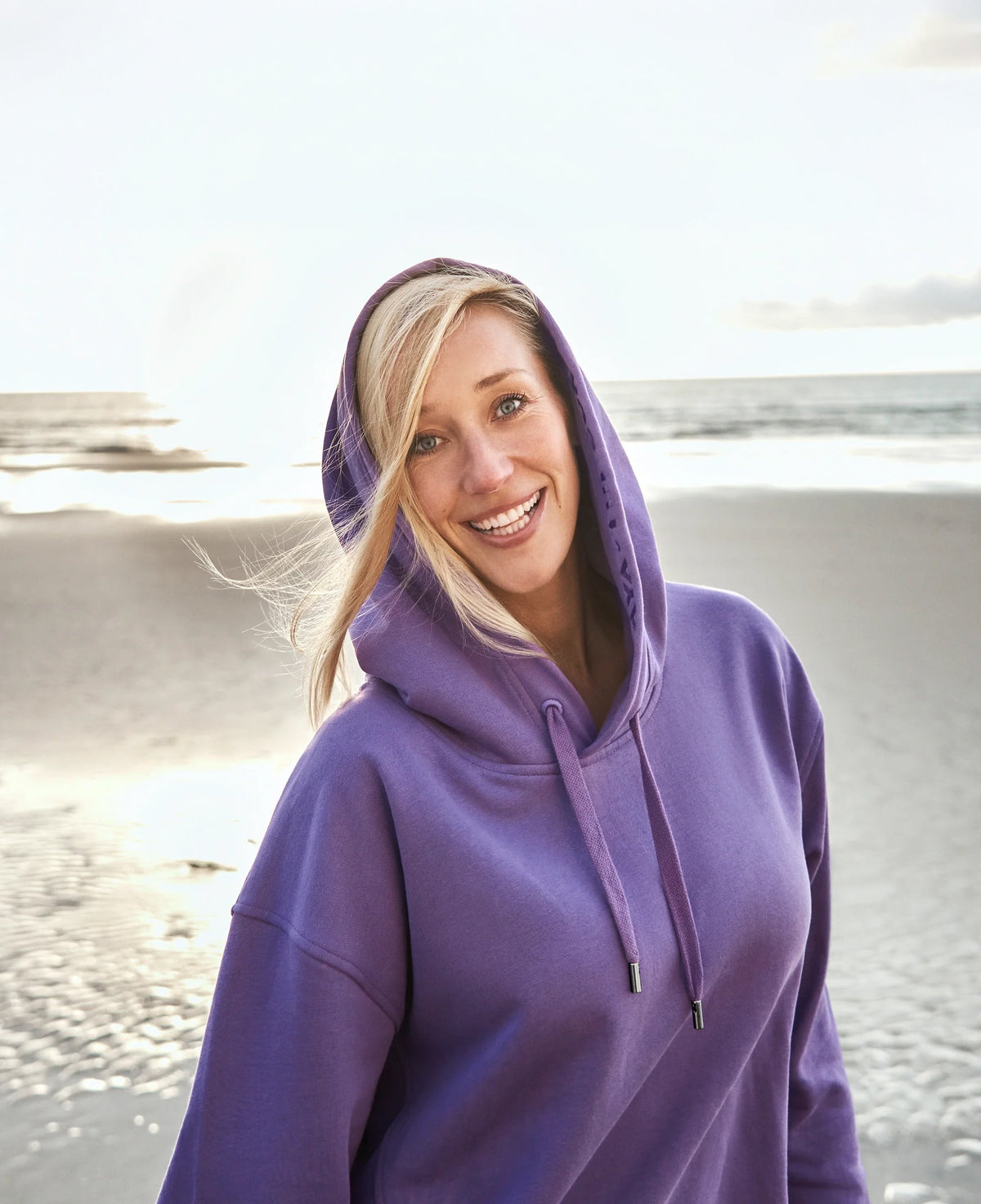 Lila – die Farbe zwischen Himmel und Erde: Warum unser lila Sweat-Hoodie dein neuer Everyday-Liebling wird
