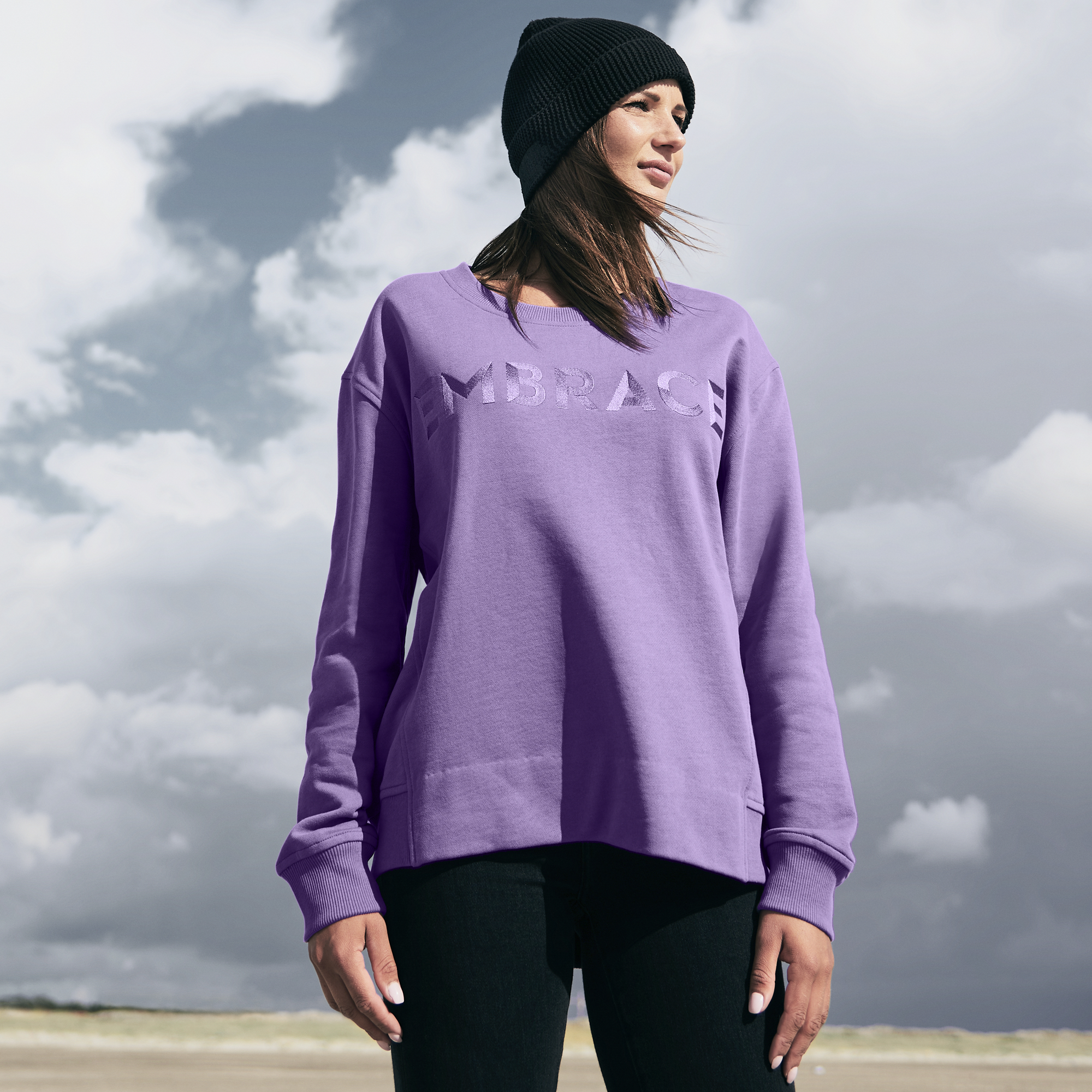 lila Sweatshirt aus Organic Cotton mit Stickerei