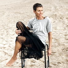 Lade das Bild in den Galerie-Viewer, grau Melange T-Shirt aus Organic Cotton mit Druck