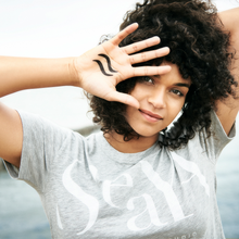 Lade das Bild in den Galerie-Viewer, grau Melange T-Shirt aus Organic Cotton mit Druck