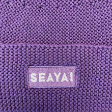 Lade das Bild in den Galerie-Viewer, lila Strickmütze