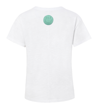 Lade das Bild in den Galerie-Viewer, weißes T-Shirt aus Organic Cotton mit Stickerei in Mint

